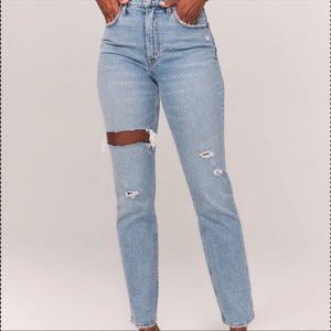 Abercrombie Ultra High Rise 90’s Straight Jeans